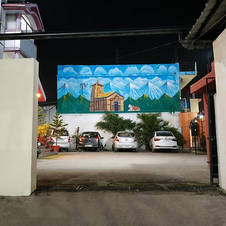 Hotel Kailash Residency デヘラードゥーン エクステリア 写真