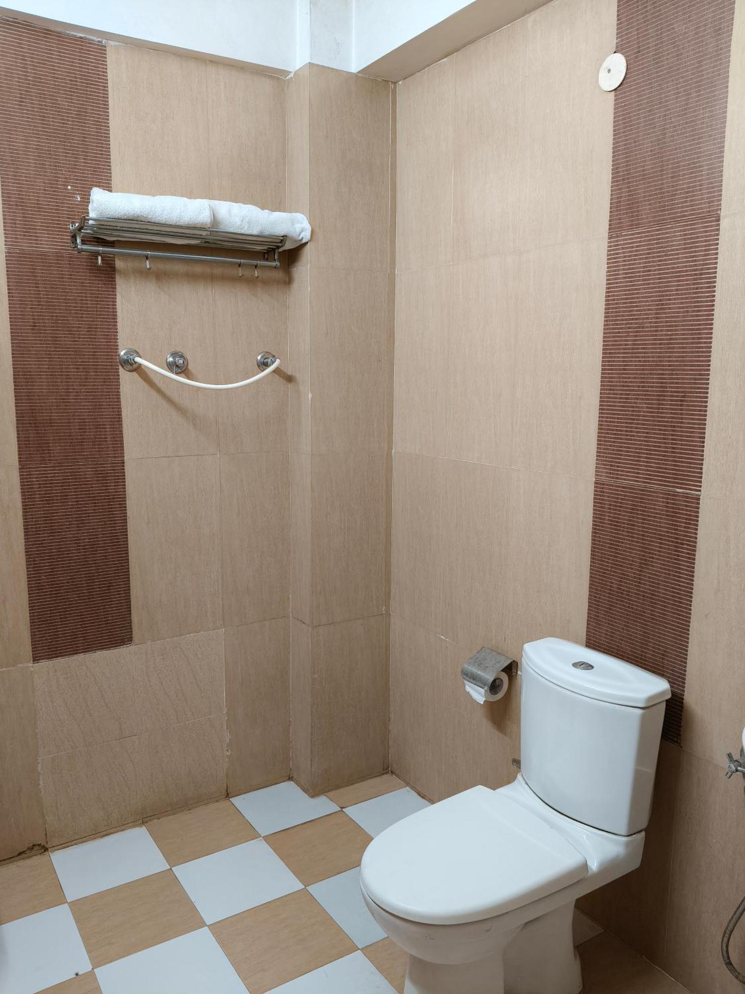 Hotel Kailash Residency デヘラードゥーン エクステリア 写真