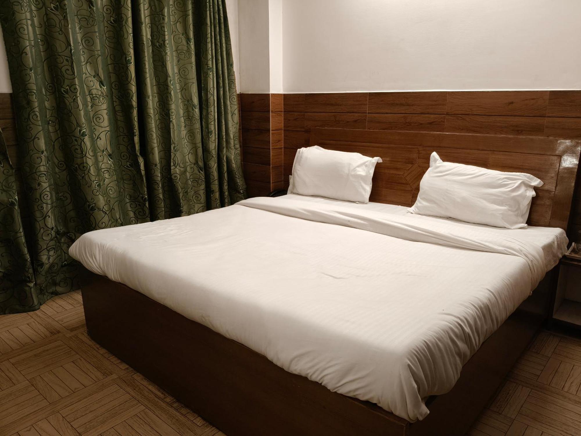 Hotel Kailash Residency デヘラードゥーン エクステリア 写真
